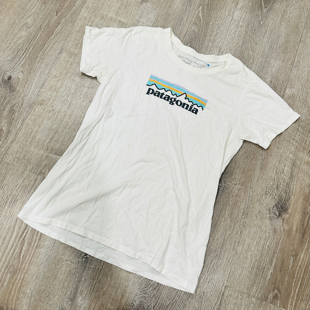 Patagonia Shirt Womens Medium White Organic Cotton Fitz Roy Logo Graphic T-Shirt
